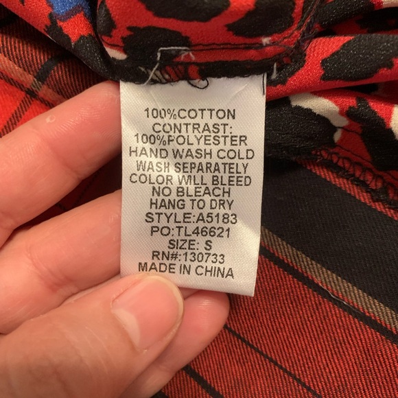 Umgee button up blouse. Red. Size S. - Picture 6 of 9